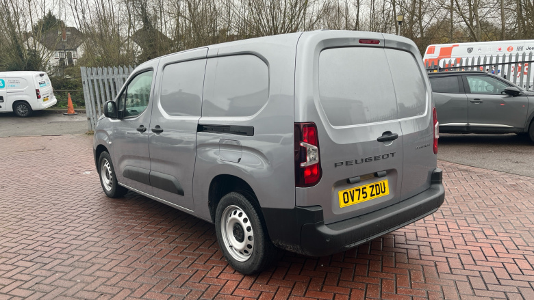 Peugeot Partner Long Diesel 1.5 BlueHDi 100 Professional Plus Van